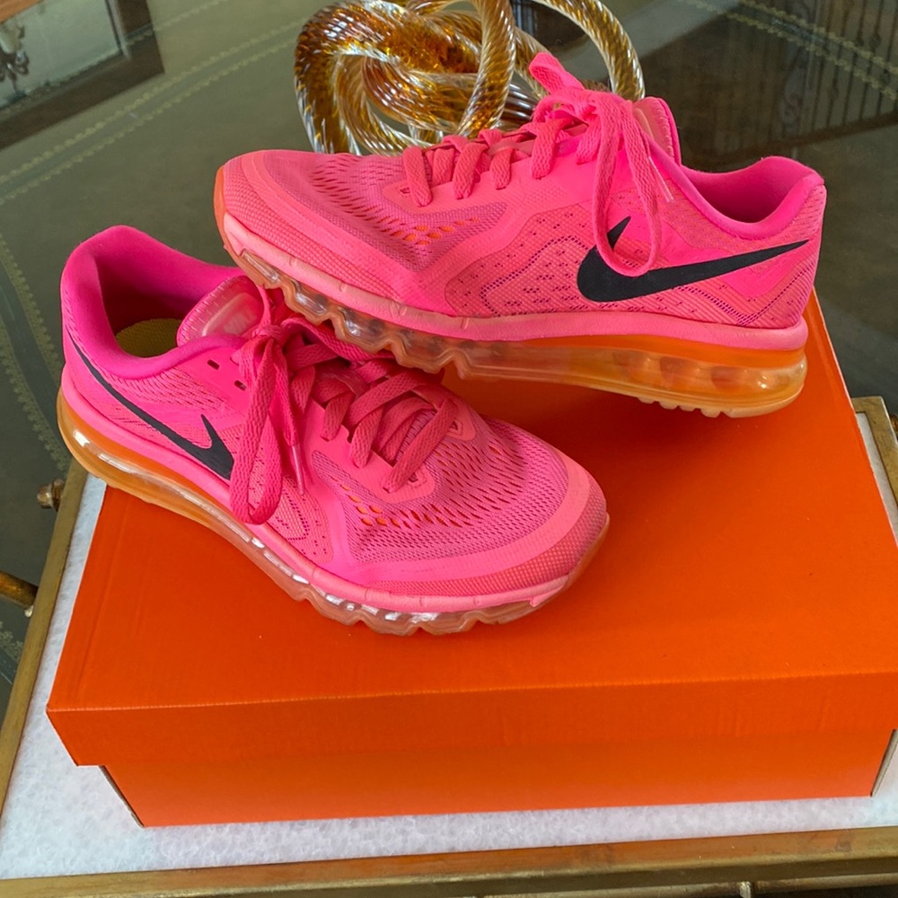 LIMITED EDITION NIKE AIR MAX HOT PINK sz 8